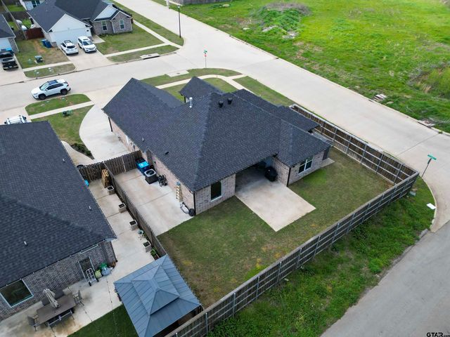 2001 Jason Dr., Whitehouse, TX 75791