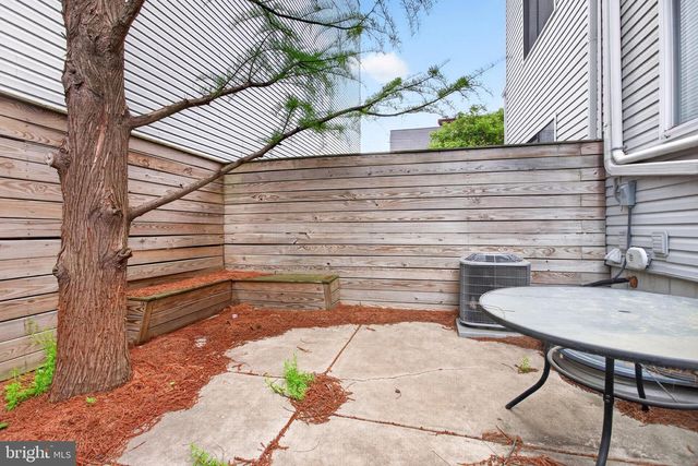 1956 N 8TH ST, Philadelphia, PA 19122