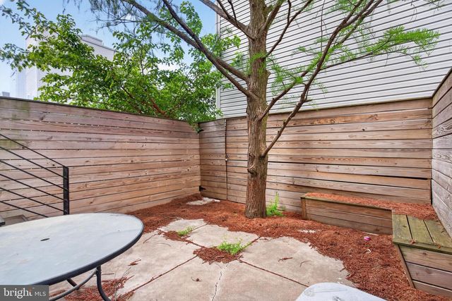 1956 N 8TH ST, Philadelphia, PA 19122
