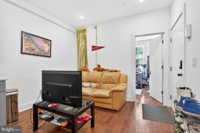 1956 N 8TH ST, Philadelphia, PA 19122