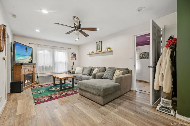 15 Elm Street, Greenwood Lake, NY 10925