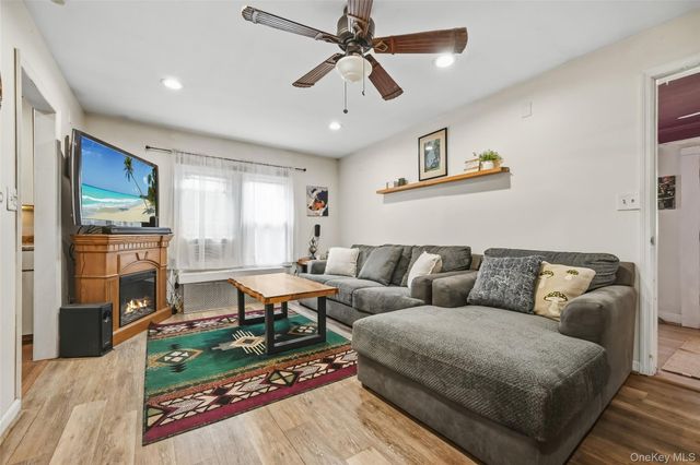 15 Elm Street, Greenwood Lake, NY 10925