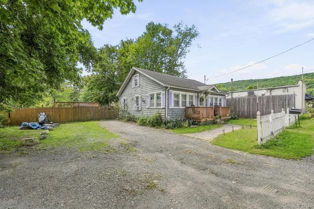 15 Elm Street, Greenwood Lake, NY 10925