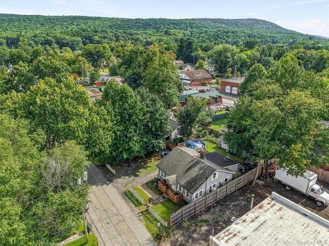 15 Elm Street, Greenwood Lake, NY 10925