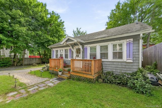15 Elm Street, Greenwood Lake, NY 10925