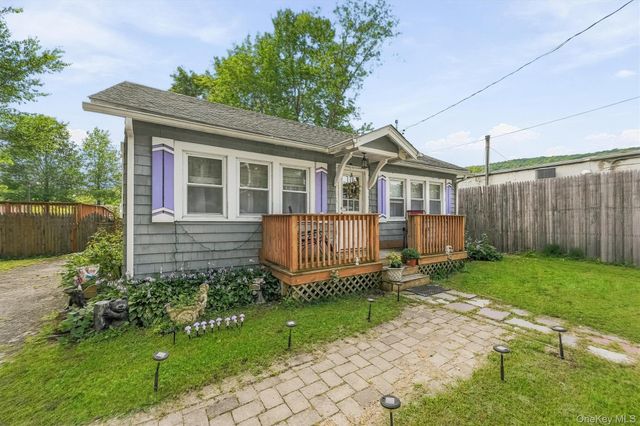15 Elm Street, Greenwood Lake, NY 10925