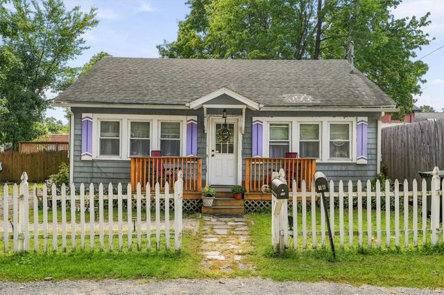 15 Elm Street, Greenwood Lake, NY 10925