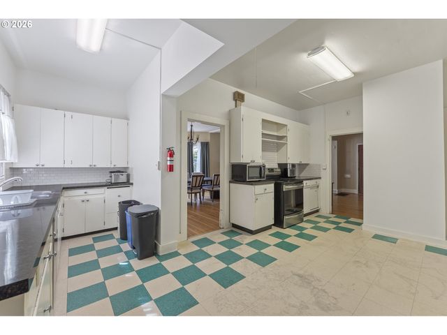 2124 Ne 9TH Ave, Portland, OR 97212