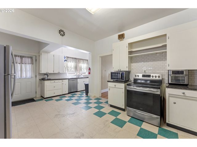 2124 Ne 9TH Ave, Portland, OR 97212