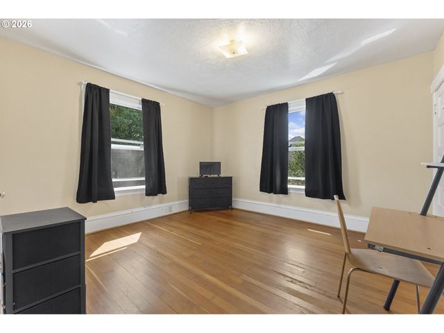 2124 Ne 9TH Ave, Portland, OR 97212