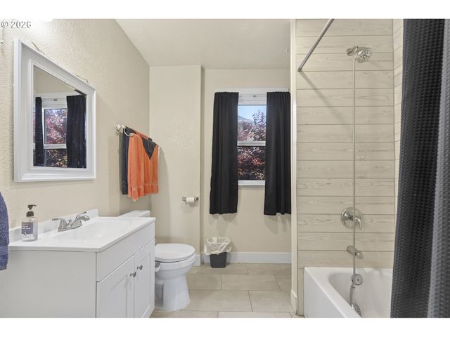 2124 Ne 9TH Ave, Portland, OR 97212