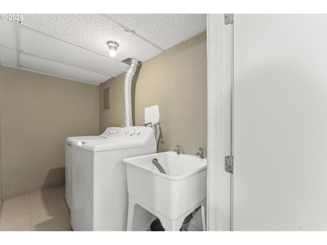 2124 Ne 9TH Ave, Portland, OR 97212
