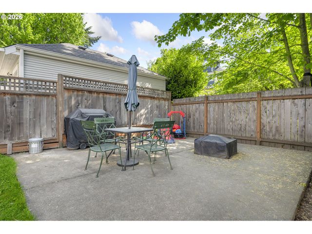 2124 Ne 9TH Ave, Portland, OR 97212