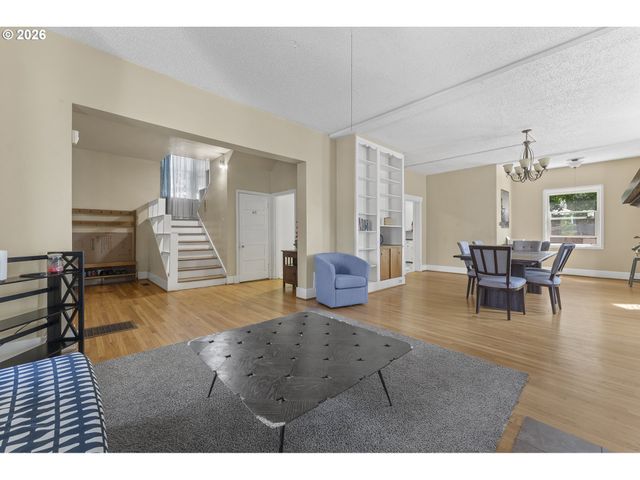 2124 Ne 9TH Ave, Portland, OR 97212