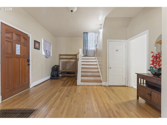 2124 Ne 9TH Ave, Portland, OR 97212