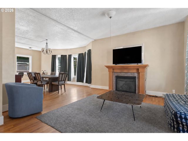 2124 Ne 9TH Ave, Portland, OR 97212