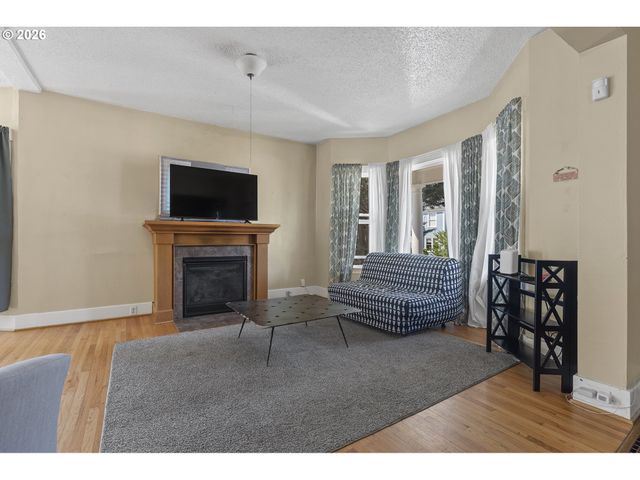 2124 Ne 9TH Ave, Portland, OR 97212