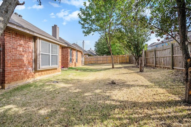 4712 Shorewood Drive, Arlington, TX 76016