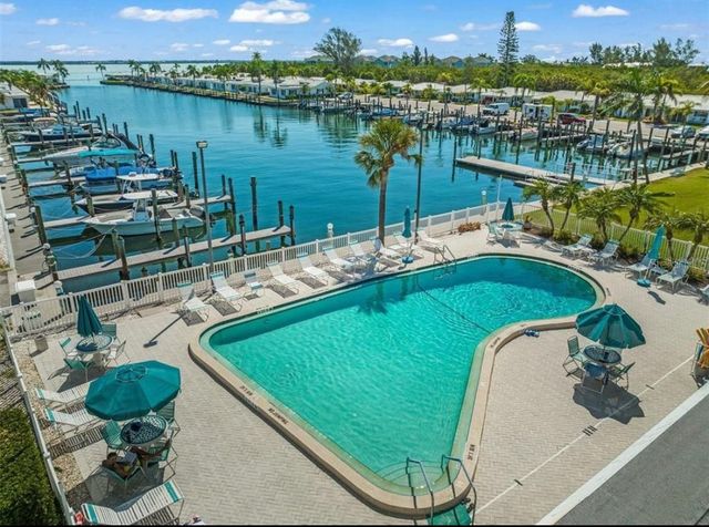 676 EL CENTRO, Longboat Key, FL 34228