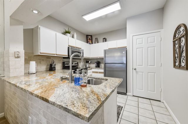 1330 Old Spanish Trail 8104, Houston, TX 77054