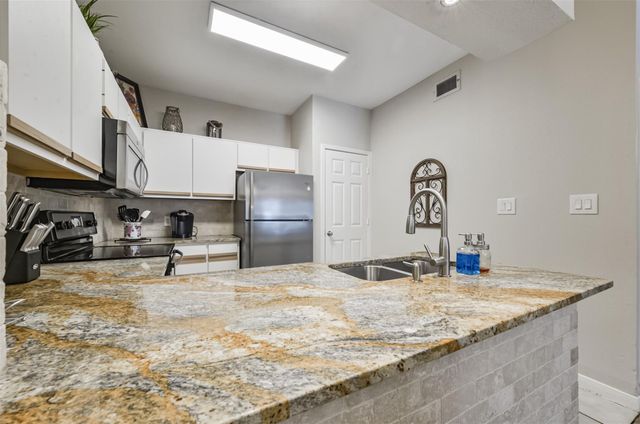 1330 Old Spanish Trail 8104, Houston, TX 77054
