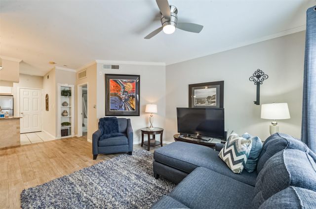 1330 Old Spanish Trail 8104, Houston, TX 77054