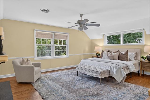829 W 54th Terrace, Kansas City, MO 64112