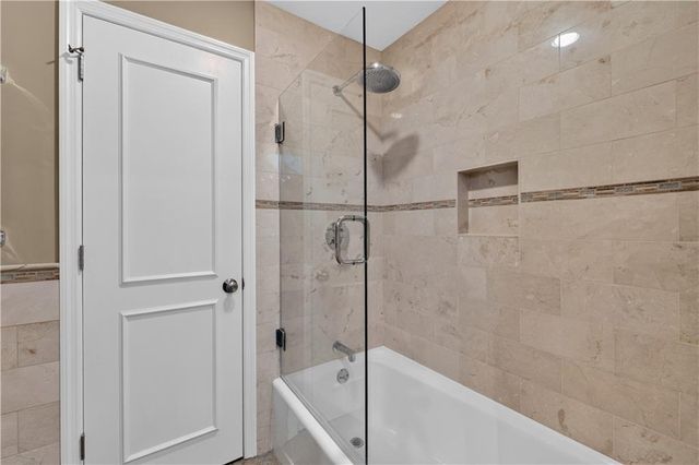 829 W 54th Terrace, Kansas City, MO 64112