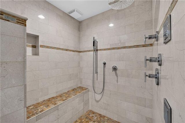 829 W 54th Terrace, Kansas City, MO 64112