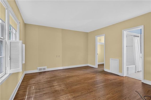 829 W 54th Terrace, Kansas City, MO 64112