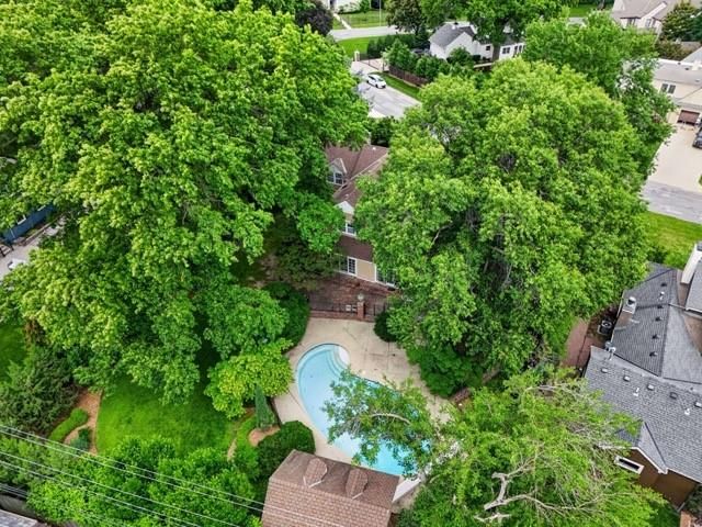 829 W 54th Terrace, Kansas City, MO 64112