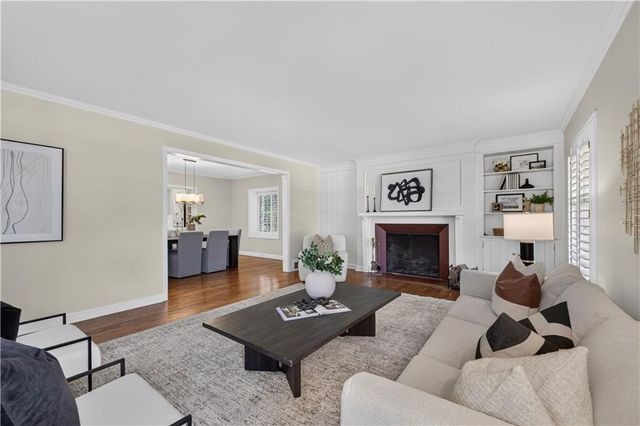 829 W 54th Terrace, Kansas City, MO 64112