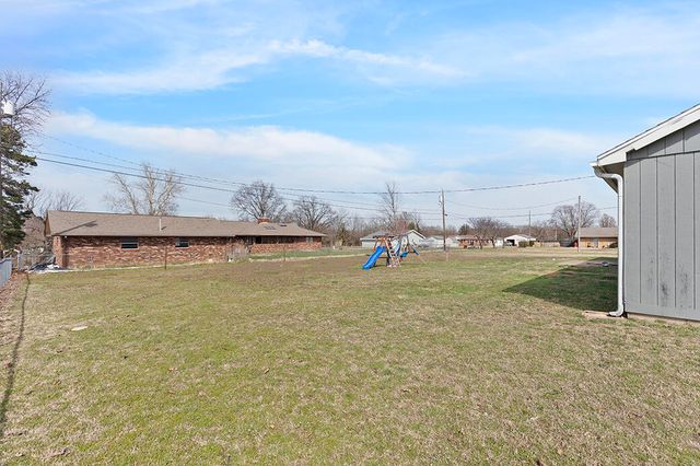 4021 E 15th Place, Joplin, MO 64801