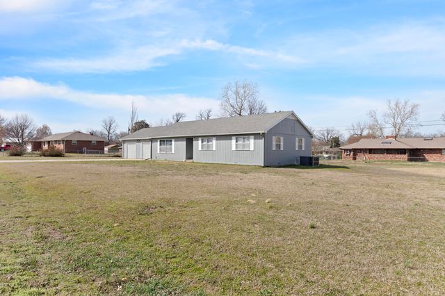 4021 E 15th Place, Joplin, MO 64801