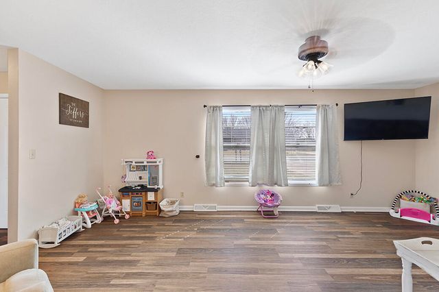 4021 E 15th Place, Joplin, MO 64801