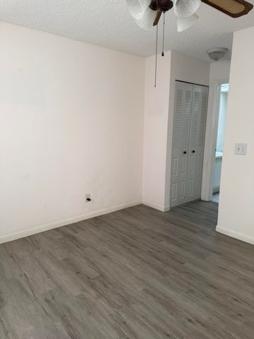 10442 Sunrise Lakes Boulevard 210, Sunrise, FL 33322