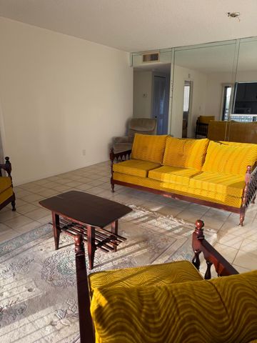 10442 Sunrise Lakes Boulevard 210, Sunrise, FL 33322
