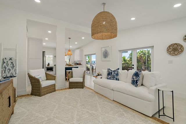 889 Ellen Drive, Key Largo, FL 33037