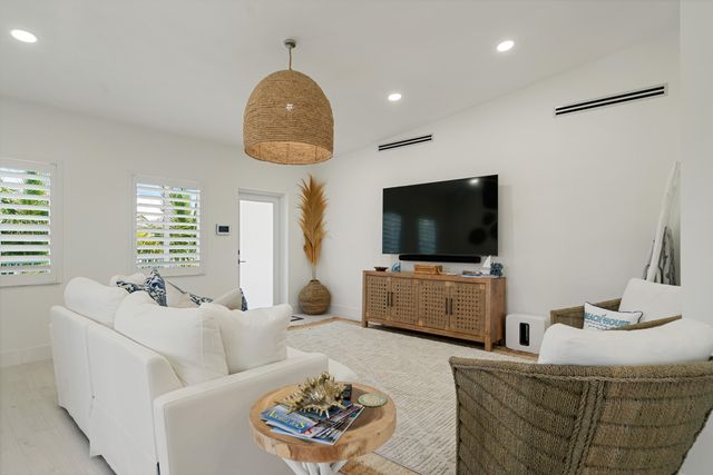 889 Ellen Drive, Key Largo, FL 33037