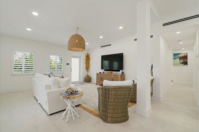 889 Ellen Drive, Key Largo, FL 33037