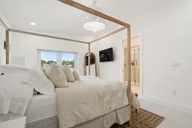 889 Ellen Drive, Key Largo, FL 33037