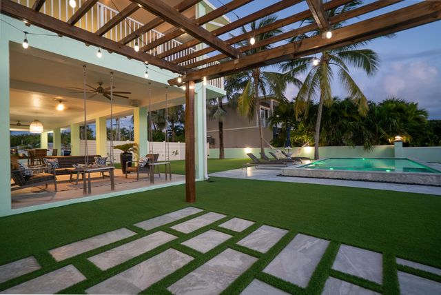 889 Ellen Drive, Key Largo, FL 33037