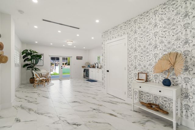 889 Ellen Drive, Key Largo, FL 33037