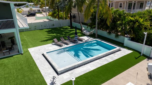889 Ellen Drive, Key Largo, FL 33037