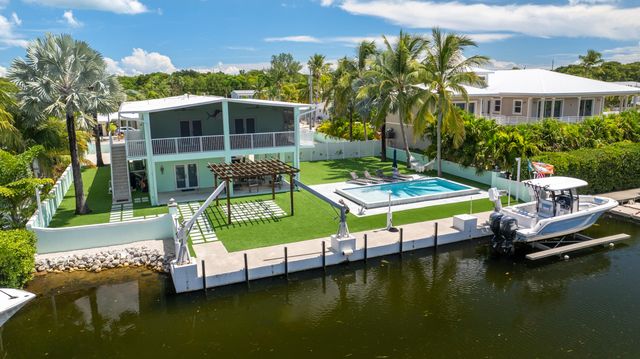 889 Ellen Drive, Key Largo, FL 33037