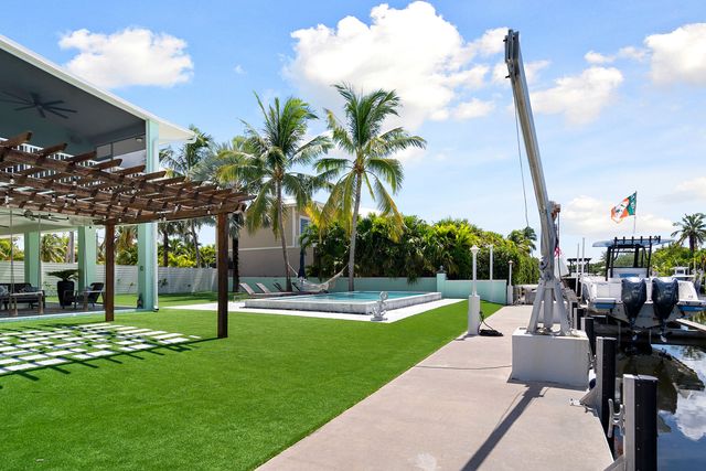 889 Ellen Drive, Key Largo, FL 33037