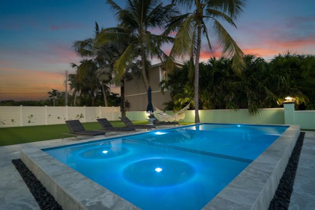 889 Ellen Drive, Key Largo, FL 33037