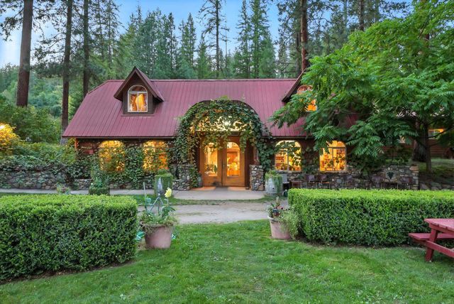 3752 Vineyard Way, Kettle Falls, WA 99141