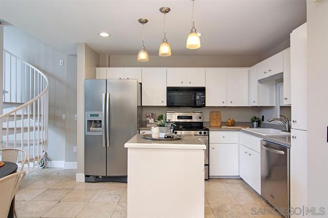 221 Island Ave 105, San Diego, CA 92101