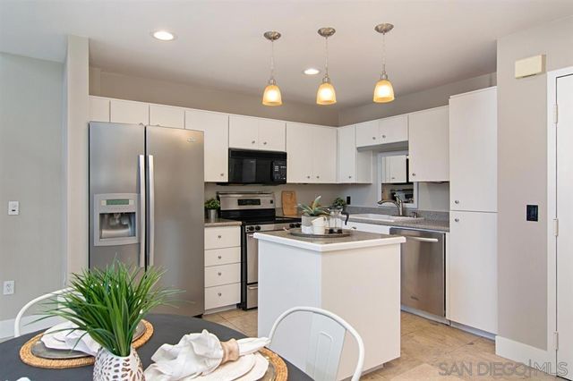 221 Island Ave 105, San Diego, CA 92101